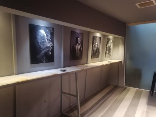 عکس اتاق سیگار مجتمع خدمات رفاهی مهر و ماه