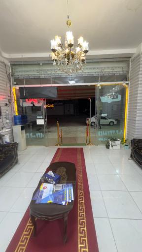 عکس مشاور املاک گلها