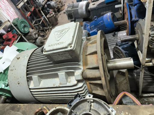 عکس فروشگاه الکتروموتور جریان 