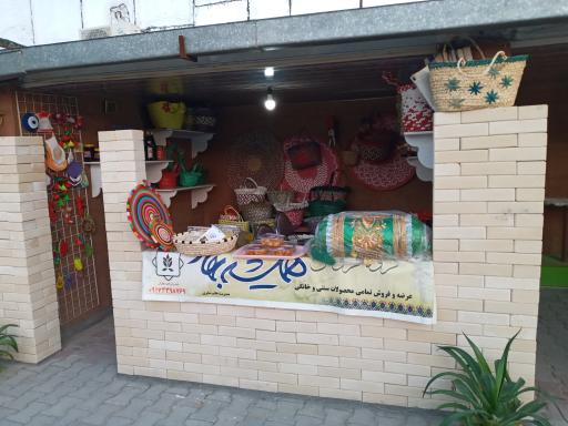 عکس بازارچه صنایع دستی بانوان لامرد