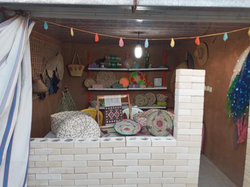 عکس بازارچه صنایع دستی بانوان لامرد