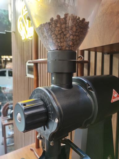 کافه قهوه نارا