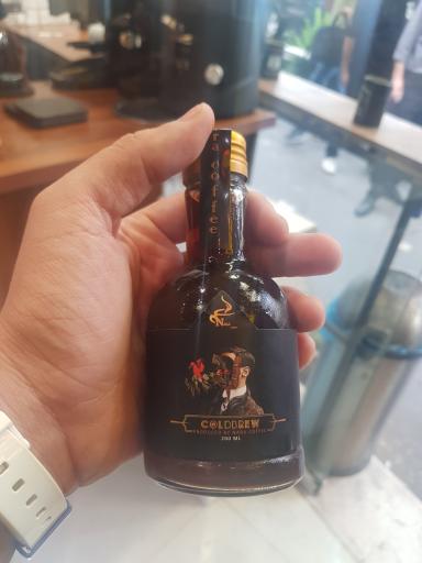 کافه قهوه نارا