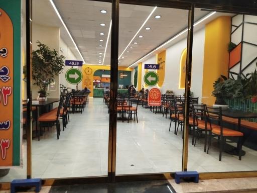 عکس پیتزا و ساندویچ بزرگی