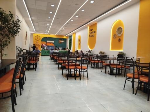 عکس پیتزا و ساندویچ بزرگی