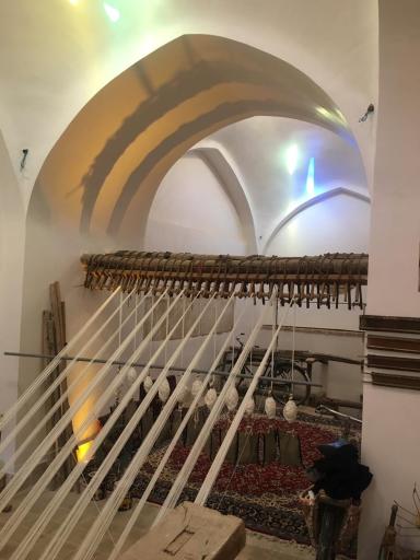 عکس کارخونه سفید ( دارایی بافی و شعربافی)