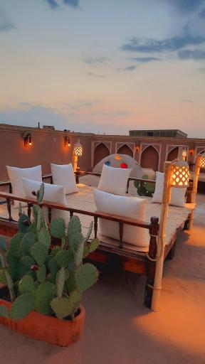 عکس کارخونه سفید ( دارایی بافی و شعربافی)