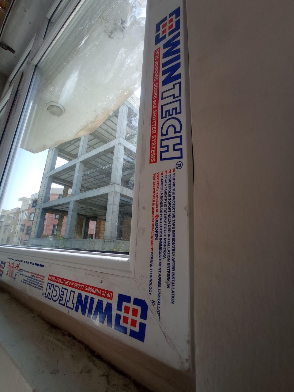 عکس پنجره دو جداره توری پلیسه ساریخانی 