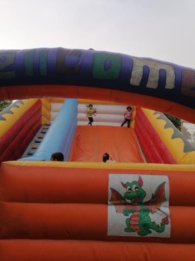 عکس سرسره بادی و ترامپولین