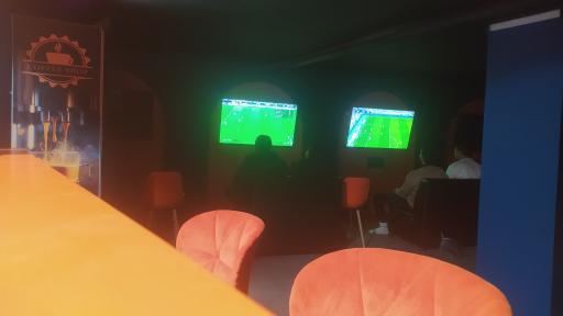 عکس گیم‌ سنتر و بازی خانه‌ گلدسته