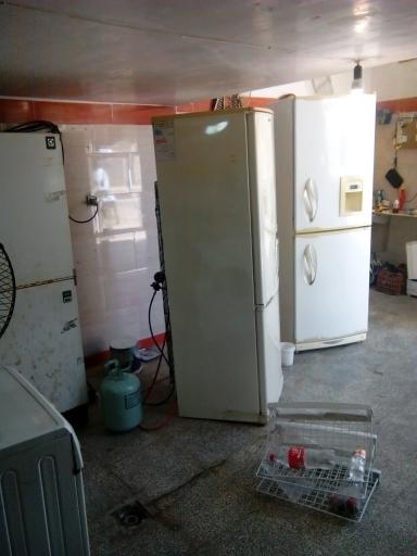 عکس تعمیرات لوازم خانگی بوران سرما