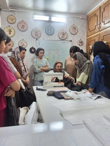 آموزشگاه  کیمیای دانش