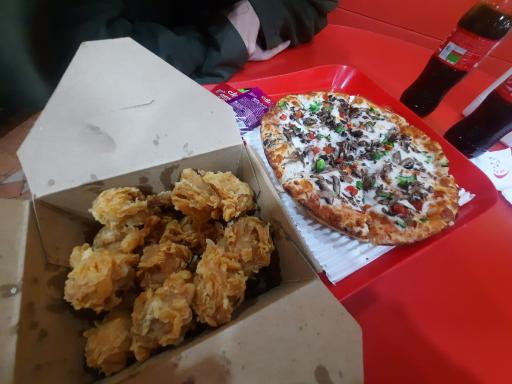 عکس پیتزا شبنم