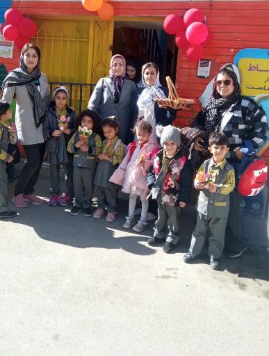 عکس پیش دبستانی ساعت کودکی