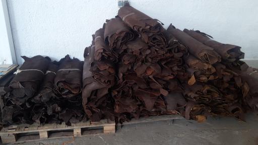 عکس کارخانه چرم بیران