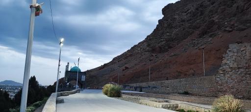 عکس نور شهدا (بقعه شهدای گمنام)