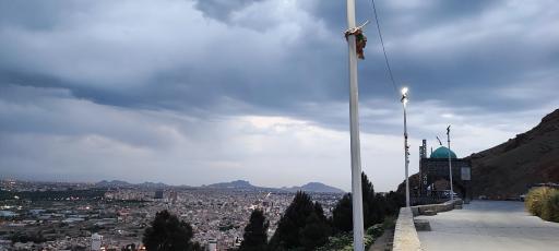 عکس نور شهدا (بقعه شهدای گمنام)