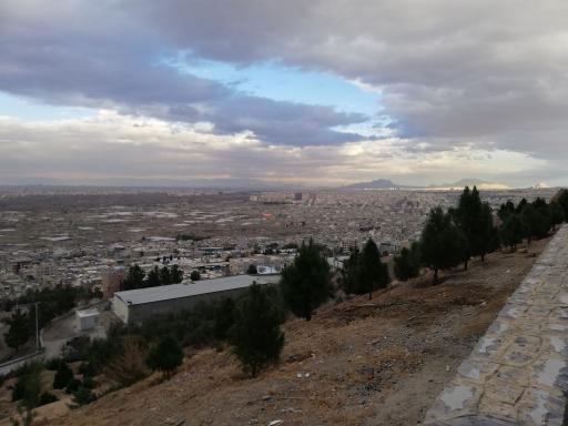 عکس نور شهدا (بقعه شهدای گمنام)