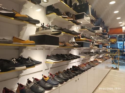 عکس فروشگاه چرم کوکامی