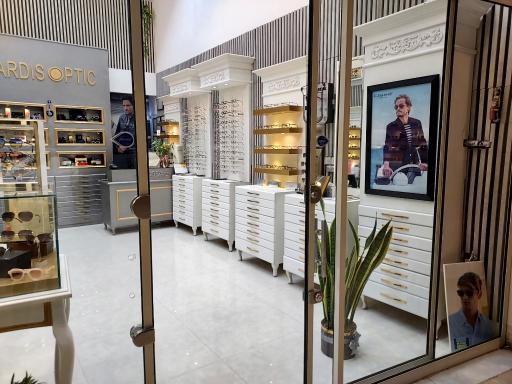 عکس عینک پردیس