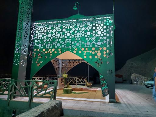 عکس نور شهدا (بقعه شهدای گمنام)