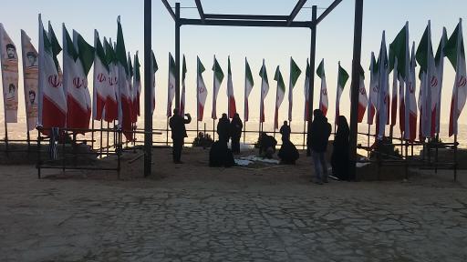 عکس نور شهدا (بقعه شهدای گمنام)