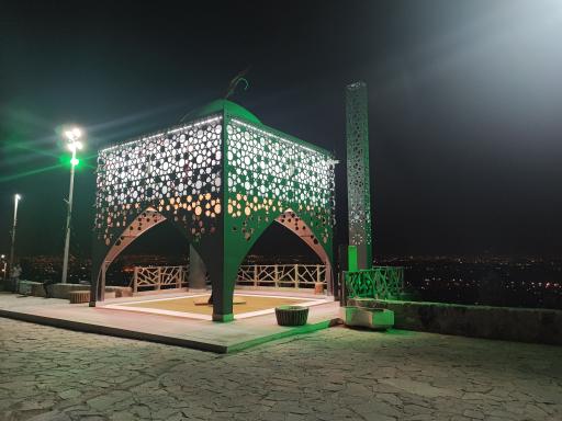 عکس نور شهدا (بقعه شهدای گمنام)