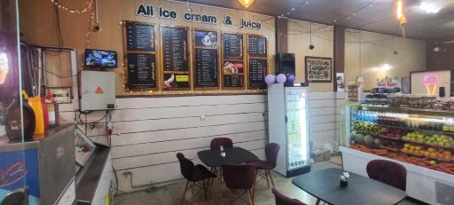 عکس کافه آبمیوه بستنی علی