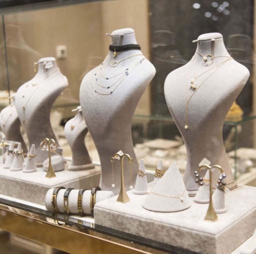 عکس مجتمع تجاری رونیکا مال