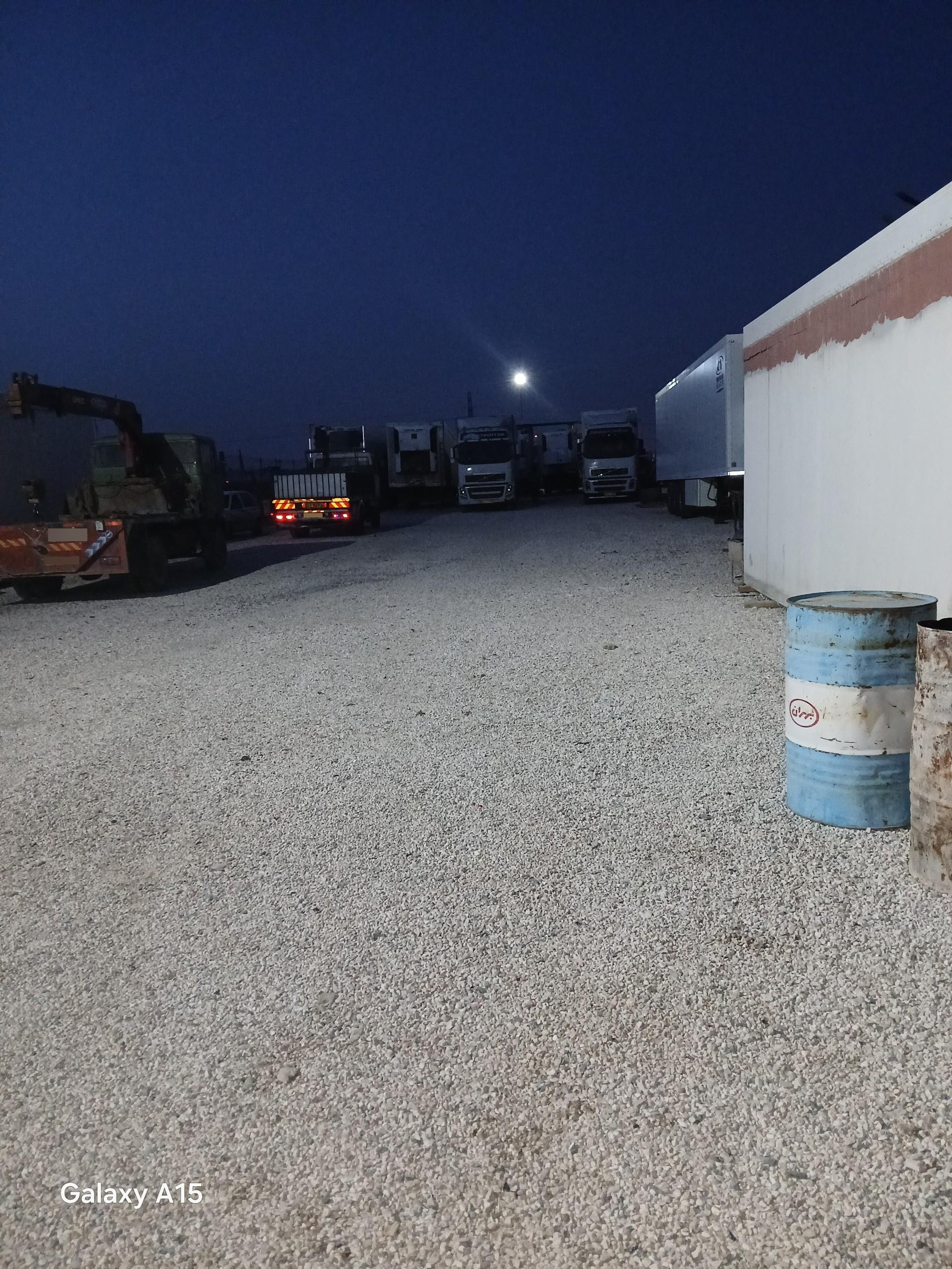 عکس تعمیرگاه تخصصی تریلر و کامیون های یخچالی اصفهان 