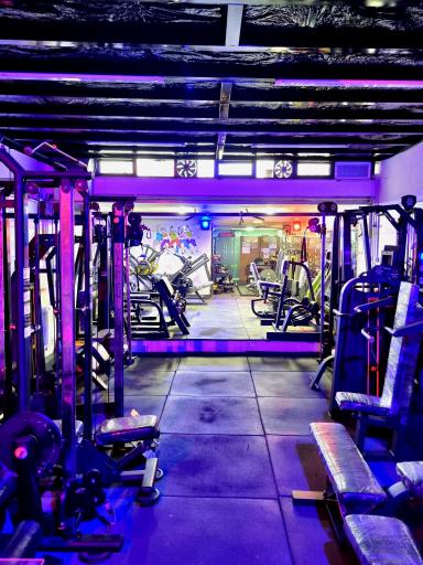 عکس باشگاه ورزشی فارمیس