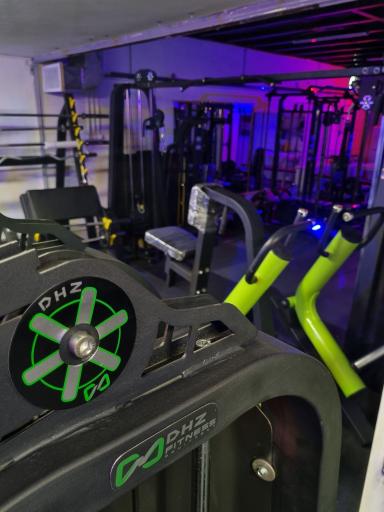 عکس باشگاه ورزشی فارمیس