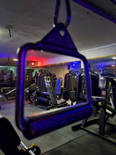 عکس باشگاه ورزشی فارمیس