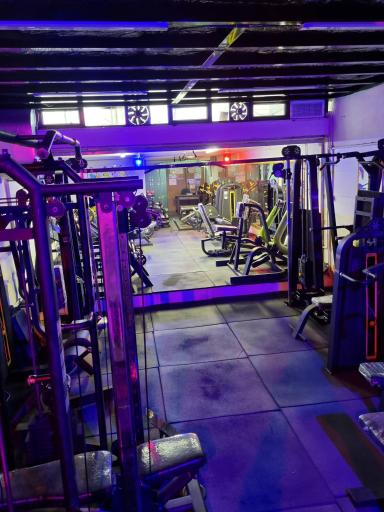 عکس باشگاه ورزشی فارمیس