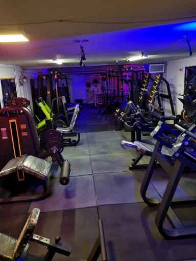 عکس باشگاه ورزشی فارمیس