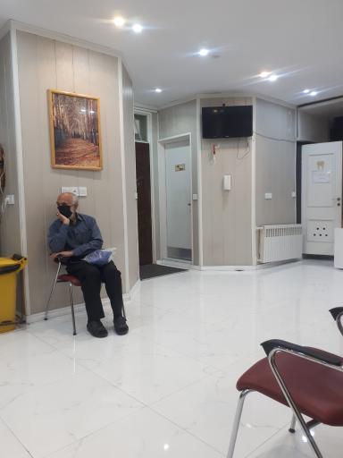 عکس کلینیک دندان پزشکی فردا