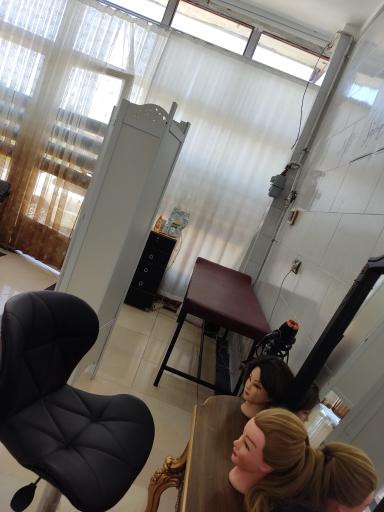 عکس سالن زیبایی عروسک