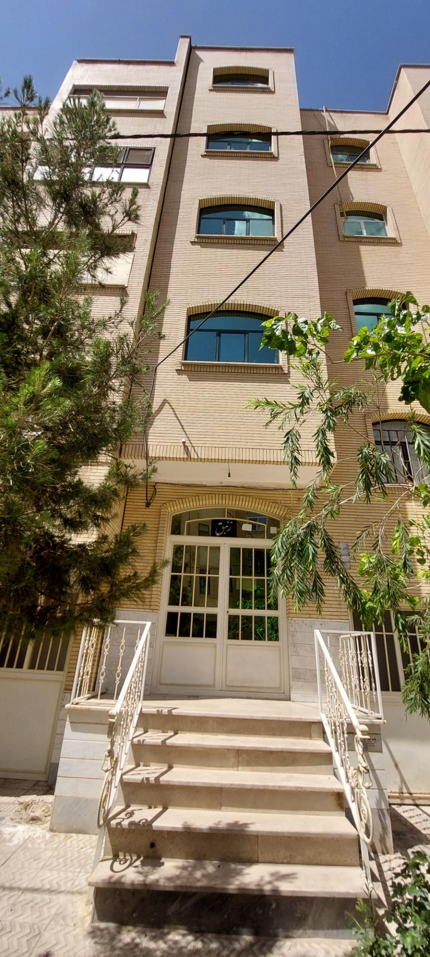 عکس ساختمان زنبق