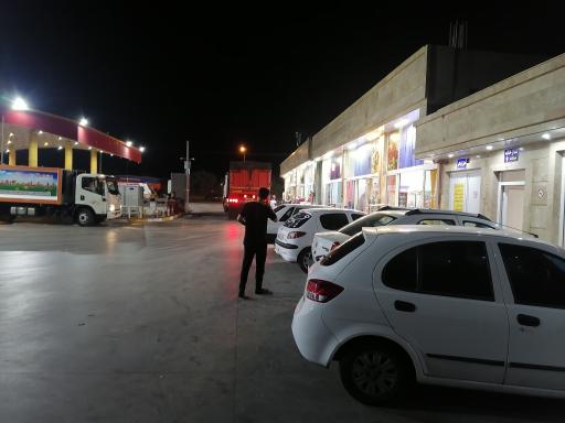 عکس جایگاه بنزین و گازوئیل هنربخش