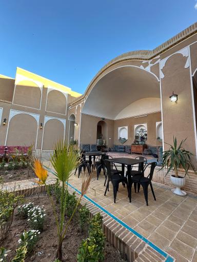 عکس بومگردی نیلوفر آبی