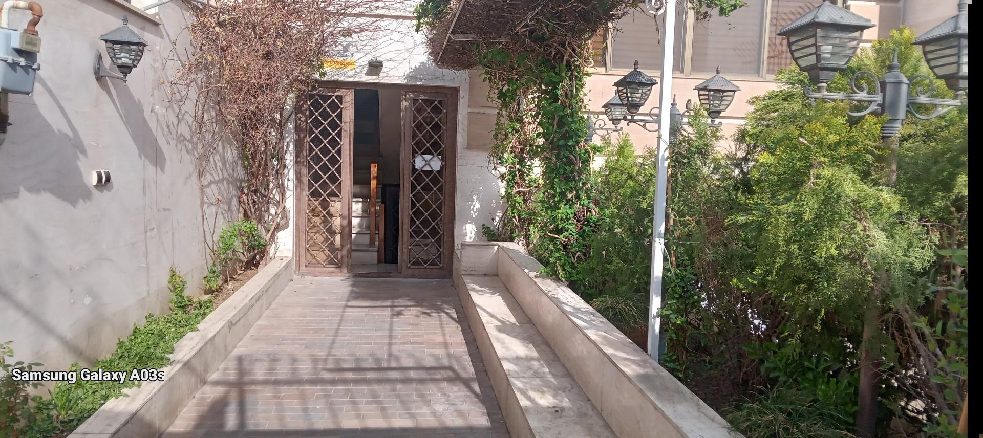 عکس آزمایشگاه رازی
