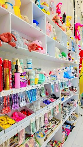 عکس کافه شیرینی شان رز