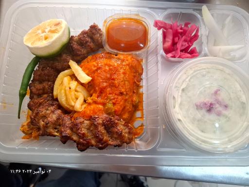 عکس تهیه غذای ماثنا