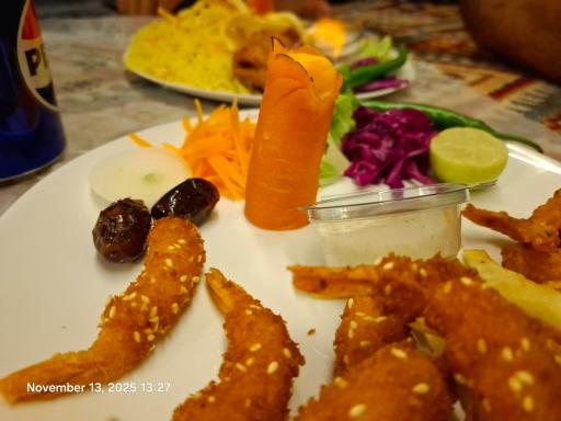 عکس تهیه غذای ماثنا