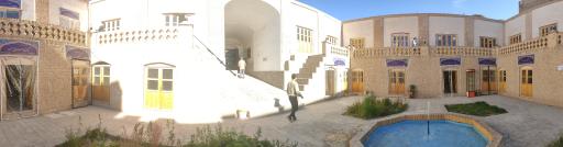 عکس سرای تاریخی امینی (کاروانسرای تاریخی برادران خرازی)