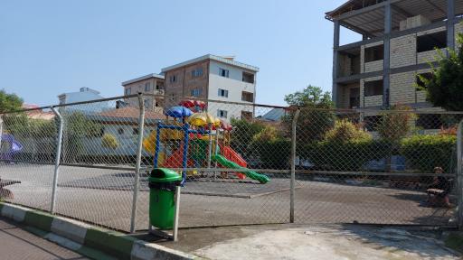 عکس زمین بازی کودکان