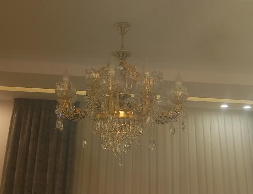 عکس کارگاه تولیدی لوستر و منسوجات برنز