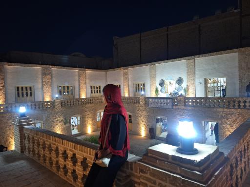 عکس سرای تاریخی امینی (کاروانسرای تاریخی برادران خرازی)