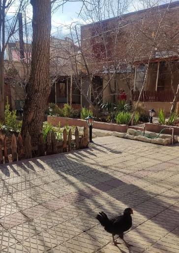 عکس رستوران سنتی شب نشین