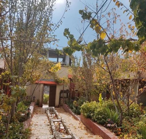 عکس رستوران سنتی شب نشین